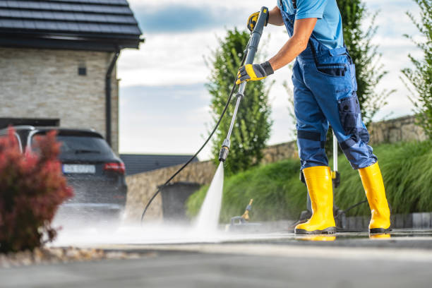 Best Driveway Pressure Washing  in Oak Creek, WI